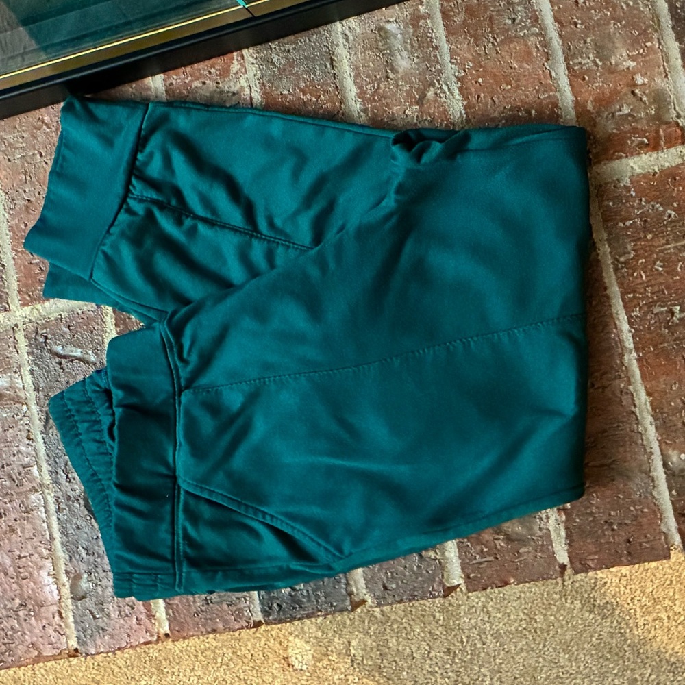 Hunter Green Women’s Cropped Joggers